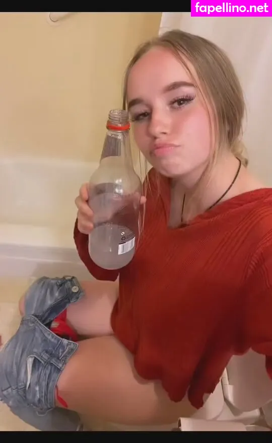 hail_to_the_art, little_hails_free Nude Leaked OnlyFans Photo #Sll8X5vd0V