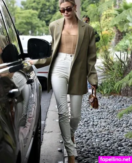 Haileybieber OnlyFans Thumbnail #2AQF8C4yyw