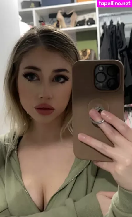 Hailsbee OnlyFans Thumbnail #7tOgwSUCDb