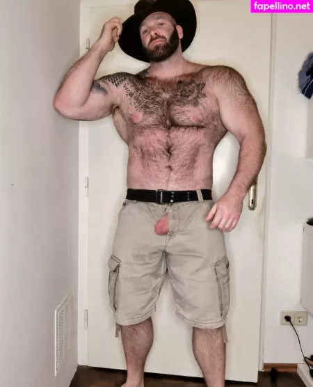 Hairy Musclebear OnlyFans Thumbnail #b8cFLV0X1w