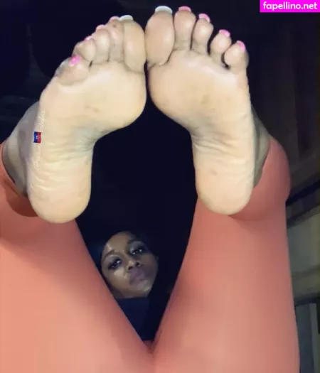 Haitian Babefeet OnlyFans Thumbnail #0eTJCKuppe