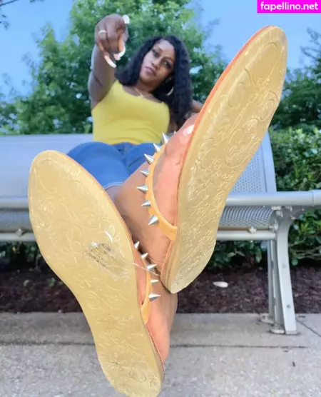 Haitian Babefeet OnlyFans Thumbnail #4Gug1MaO3O