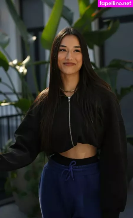 Hale Cabbar OnlyFans Thumbnail #m9CMlACMxF