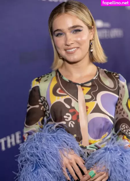 Haley Lu Richardson OnlyFans Thumbnail #6WLUXTgCq5