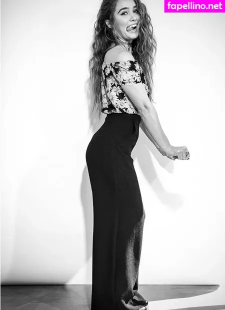 Haley Lu Richardson OnlyFans Thumbnail #8OmRisx91q