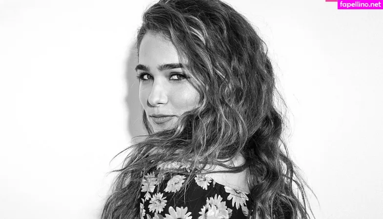 Haley Lu Richardson OnlyFans Thumbnail #f2Vh4jBe6U