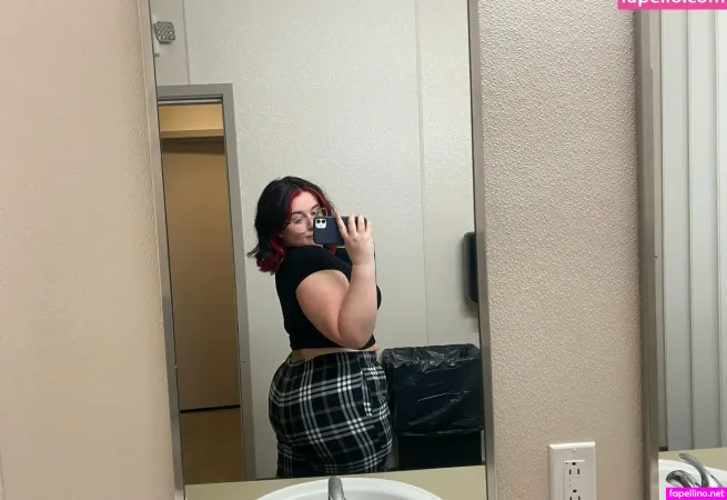 Haleybbrodock OnlyFans Thumbnail #lg5cOEmT1c