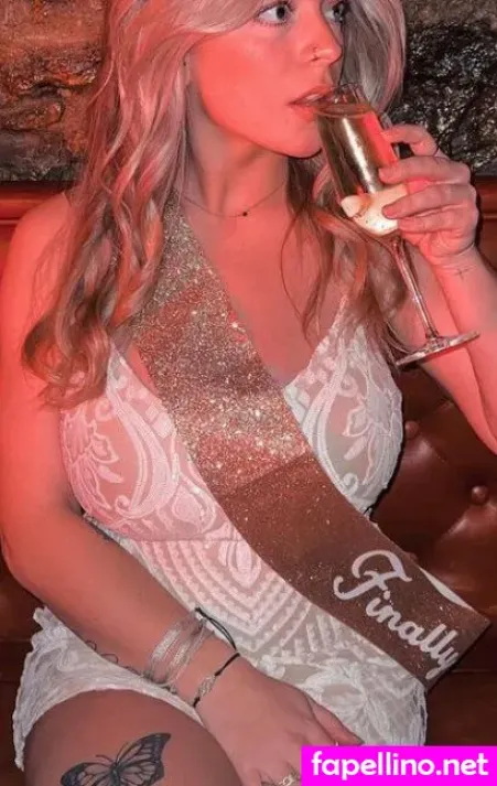 Haleylarsonnn OnlyFans Thumbnail #LL1wvw5pEI