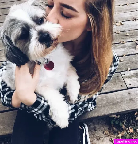 Haleylarsonnn OnlyFans Thumbnail #Xk9tEmWOKf