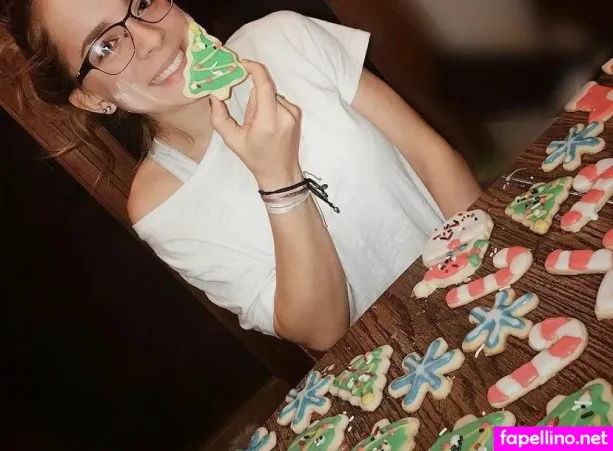 Haleylarsonnn OnlyFans Thumbnail #oOt8IfT16e