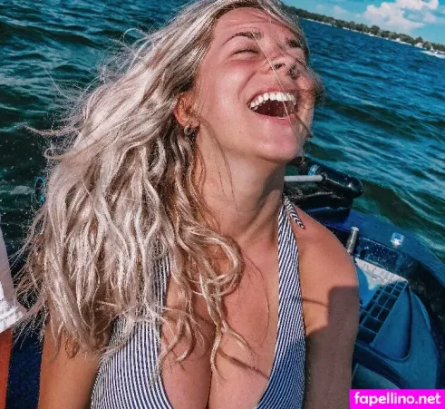 Haleylarsonnn OnlyFans Thumbnail #onDCIuAL15