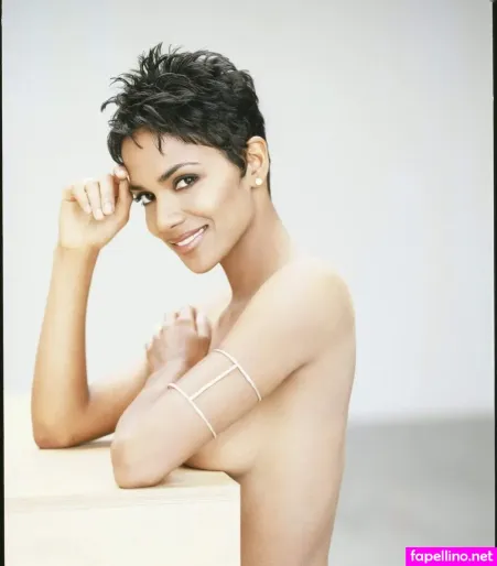 Halle Berry 1 OnlyFans Thumbnail #h0oAIxWeXk