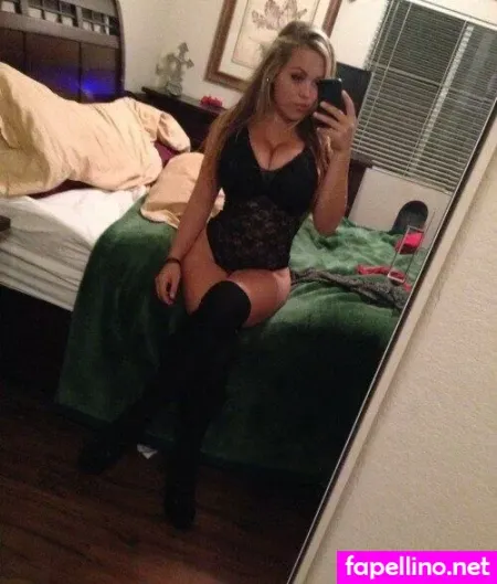 Halle Diez Main Profile Photo