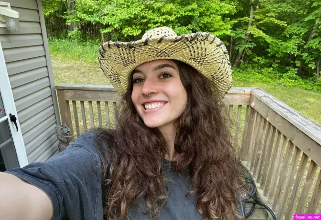 Halle Nottage OnlyFans Thumbnail #KQkzQFErTp