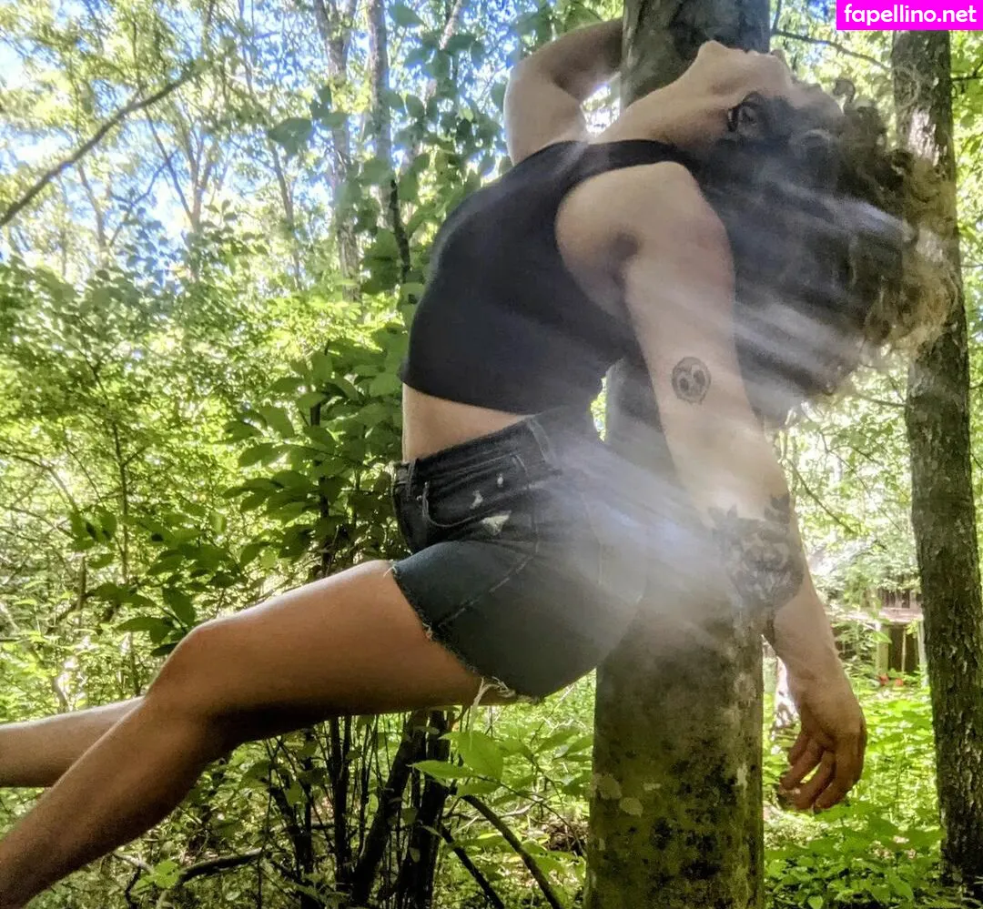 halleeonearth Nude Leaked OnlyFans Photo #1yJa477OOn