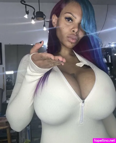 Hallehayestv OnlyFans Thumbnail #0R9dD2IOYU