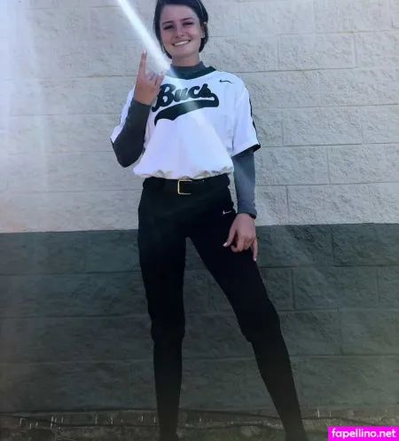 Hallie Clark OnlyFans Thumbnail #AVkWzBvPG5