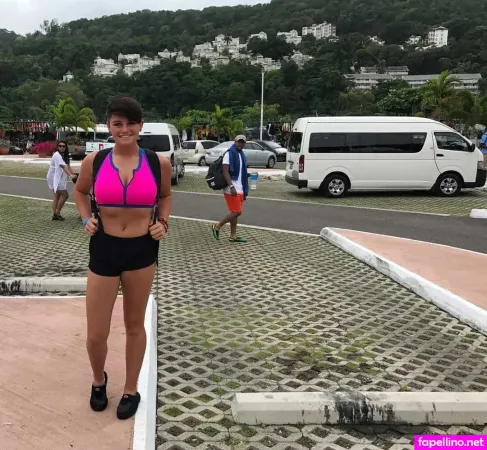 Hallie Clark OnlyFans Thumbnail #DRuljUm8Xy