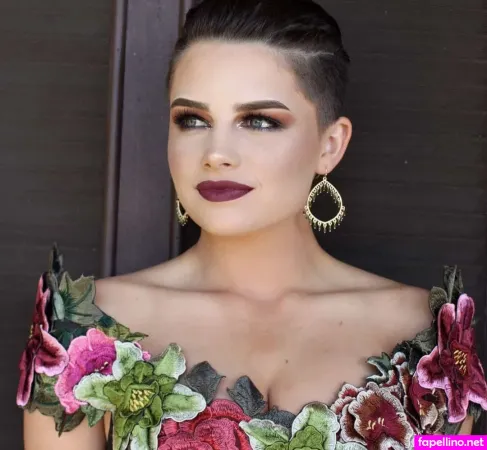 Hallie Clark OnlyFans Thumbnail #H8uHP18lfi