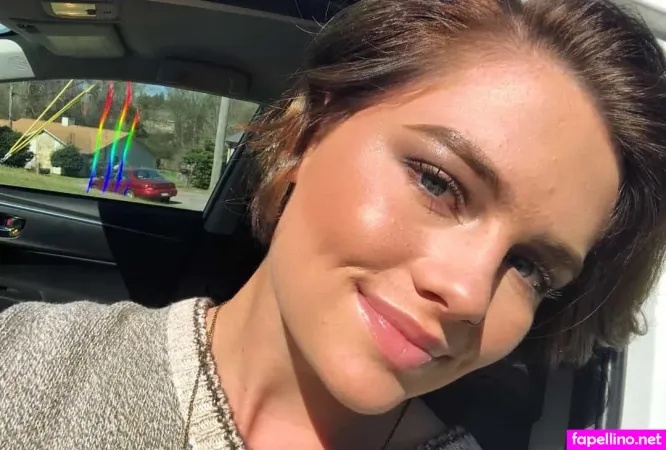 Hallie Clark OnlyFans Thumbnail #LTC2qmG1PQ