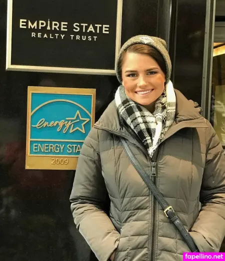 Hallie Clark OnlyFans Thumbnail #npqrXGiCG2