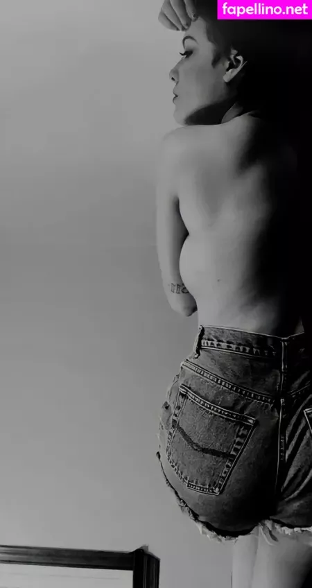 Halsey OnlyFans Thumbnail #vz7AOVVlq5