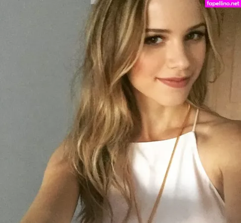 Halston Sage OnlyFans Thumbnail #oAz7izsw76