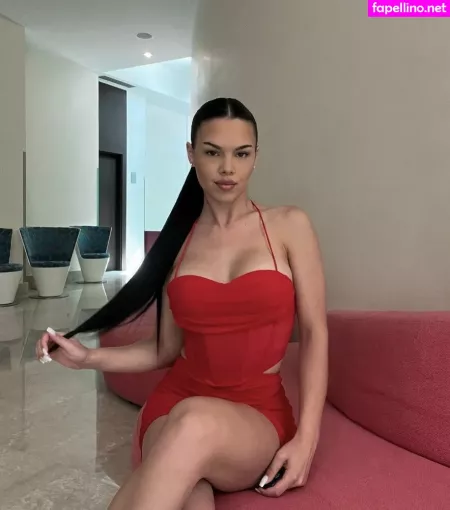 Hana Lovic OnlyFans Thumbnail #8exUk3wVAe