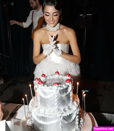 Hande Ercel OnlyFans Thumbnail #220FQfCsMO