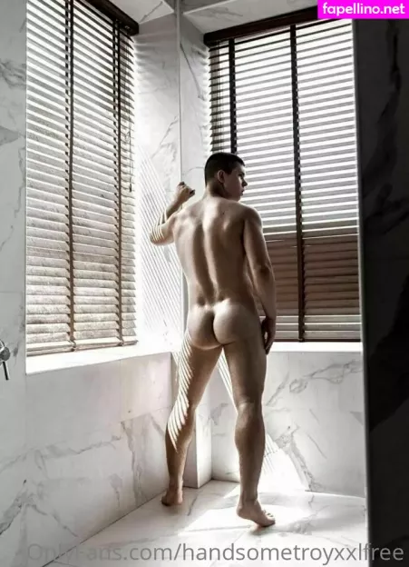 Handsometroyxxlfree OnlyFans Thumbnail #7IgyzOuGUQ