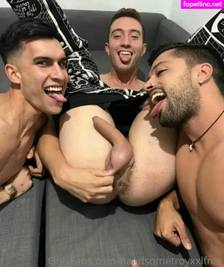 Handsometroyxxlfree OnlyFans Thumbnail #UXbLO9oAiF