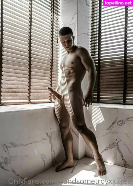 Handsometroyxxlfree OnlyFans Thumbnail #i9BHoF59X8