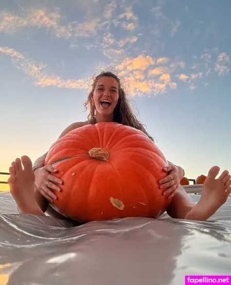 Hang10toess 1 OnlyFans Thumbnail #MKsi386AF1