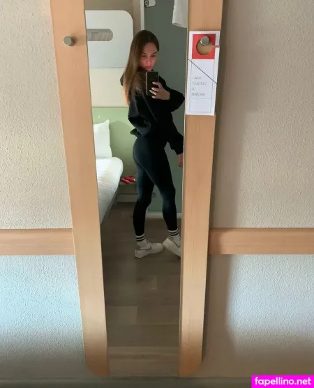 Hania X OnlyFans Thumbnail #G1a4NUALSN