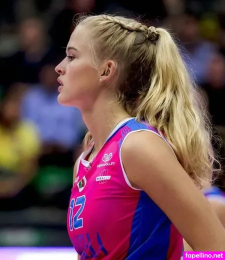 Hanna Orthmann OnlyFans Thumbnail #Wb6D9UkW5P