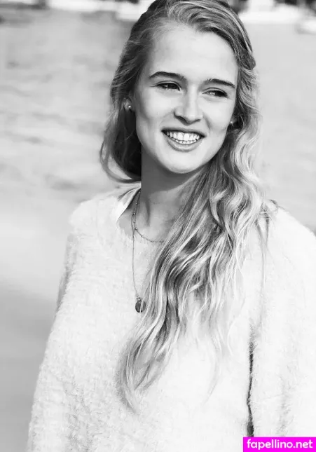 Hanna Orthmann OnlyFans Thumbnail #w3QjjJgqEl