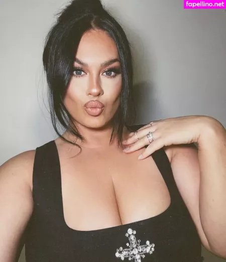 Hanna Wilperath OnlyFans Thumbnail #3pawCU3xzE