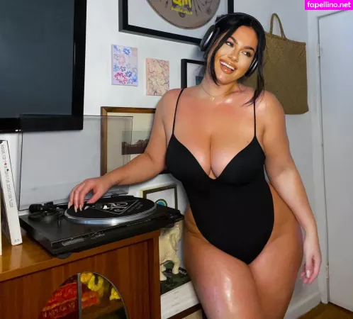 Hanna Wilperath OnlyFans Thumbnail #Oq1vUtbu0X