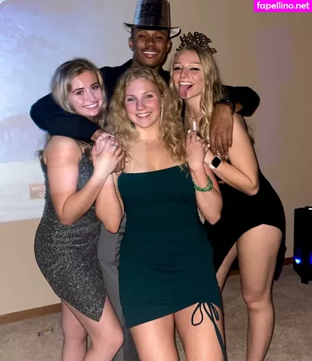Hannah Alyssa Woods OnlyFans Thumbnail #hwJ0NGAblu
