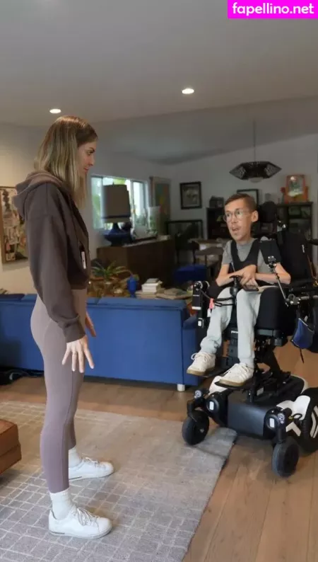 Hannah Alyward OnlyFans Thumbnail #0Fx1AShUjb