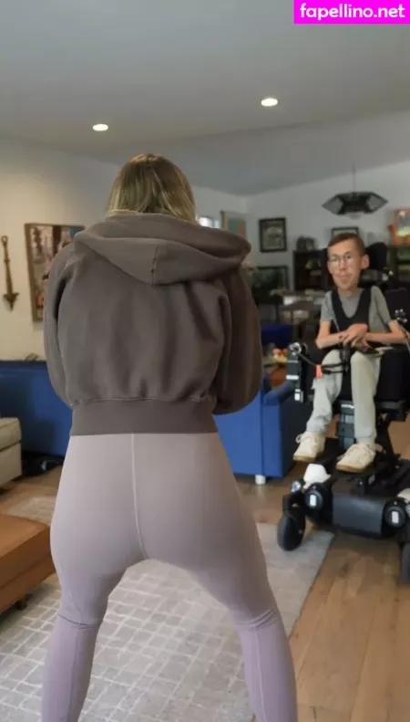 Hannah Alyward OnlyFans Thumbnail #AAsdg5DKqN