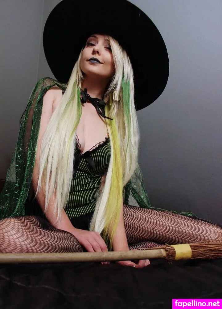 slightly_bitter, sweetbunnyblood Nude Leaked OnlyFans Photo #7fvK3MIbRB