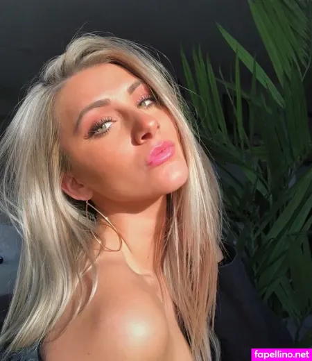 Hannah Cook OnlyFans Thumbnail #oYJdaQ2bqo