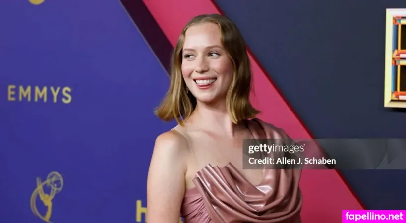 Hannah Einbinder OnlyFans Thumbnail #iY3alGTt78