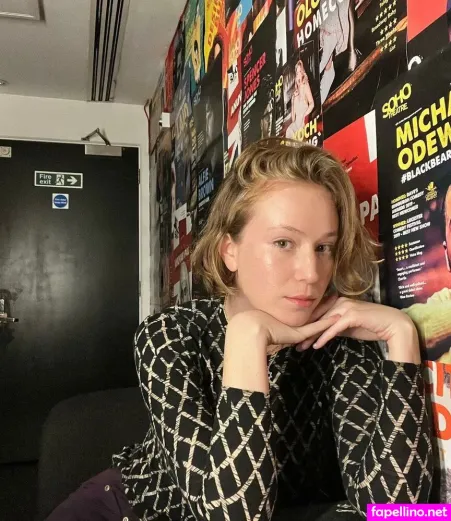 Hannah Einbinder OnlyFans Thumbnail #yoVRDX45Rh