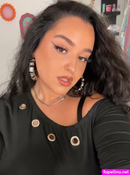 Hannah Espadas OnlyFans Thumbnail #CdzypTgLiX