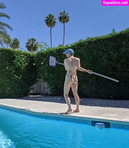 Hannah Hart OnlyFans Thumbnail #1YsLuGBXGP