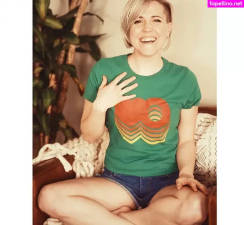 Hannah Hart OnlyFans Thumbnail #WVvTMM6H8e