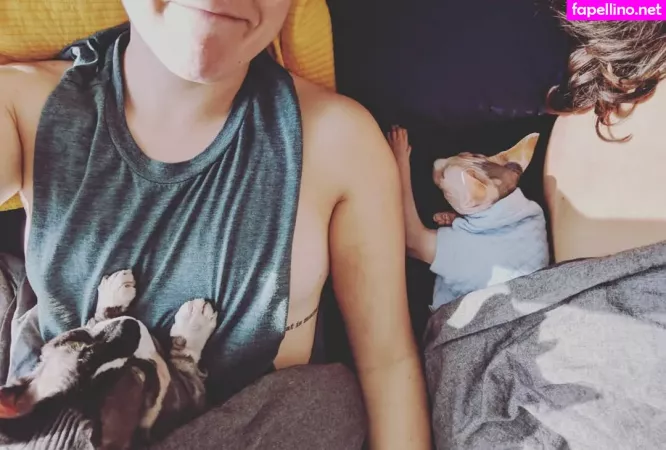 Hannah Hart OnlyFans Thumbnail #eQtaBL9X84