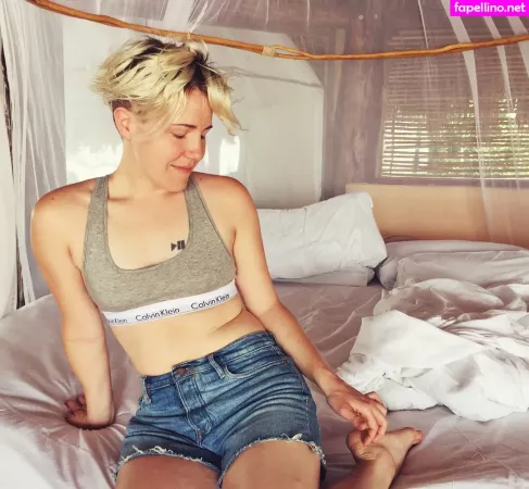 Hannah Hart OnlyFans Thumbnail #qFN8Qf9Tlu